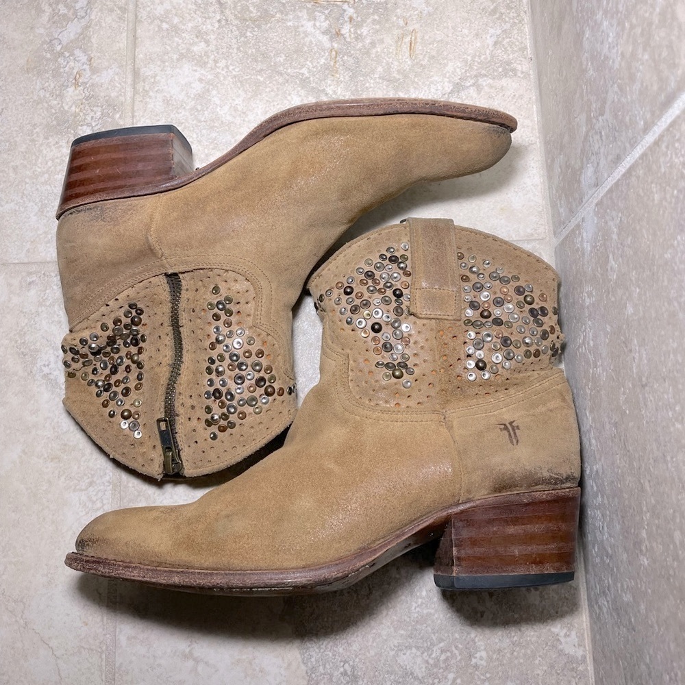 Frye Deborah Studded Bling Distressed Studded Western Boots Ankle Booties - Picture 8 of 8